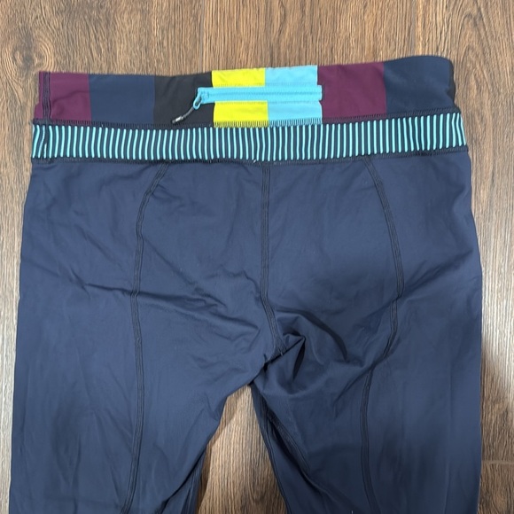 Lululemon Run: Inspire Crop II Inkwell Pow Stripe Split Pea Hyper Stripe 8/10 - Picture 6 of 10